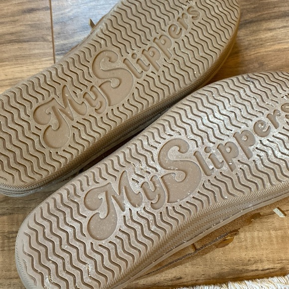 My Pillow My Slippers Moccasins - Picture 6 of 8